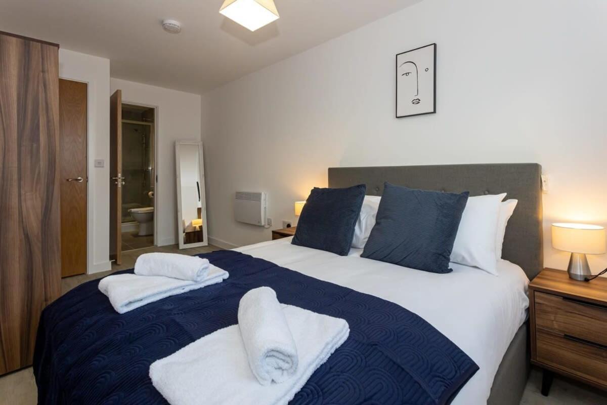 Modern 2 Bed Salford Apartment Stunning Views Mánchester Exterior foto