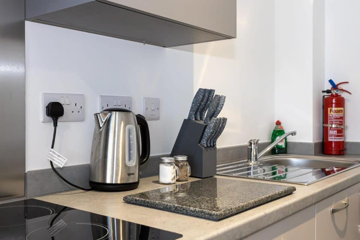 Modern 2 Bed Salford Apartment Stunning Views Mánchester Exterior foto
